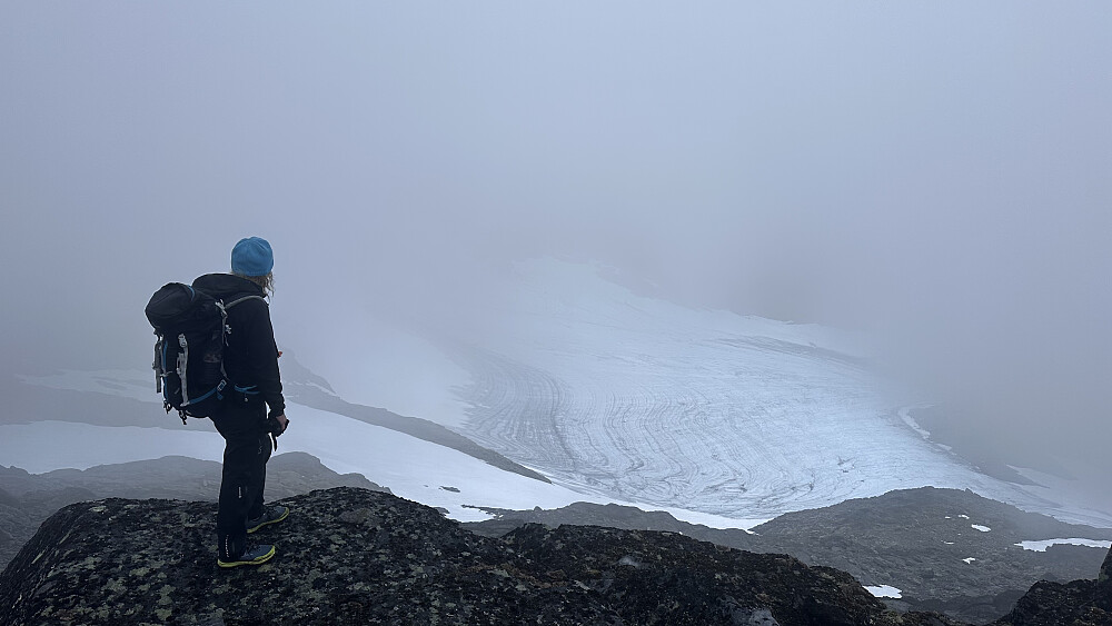 Fint å skue kontrastane i breen