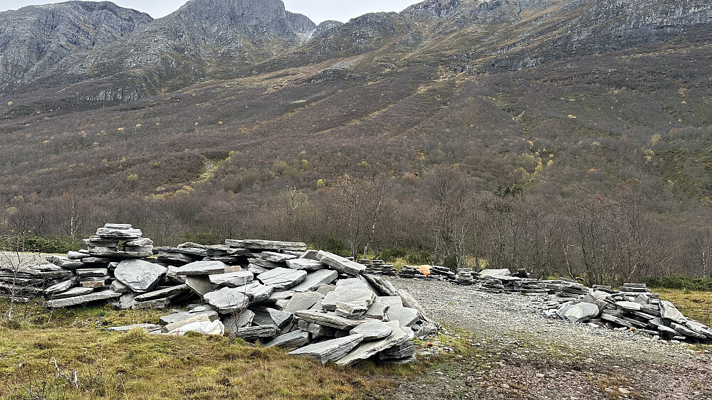 Mykje stein igjen på øverste parkeringa