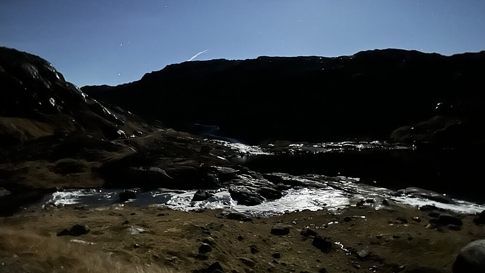 Nesten ein fullmåne og klart!