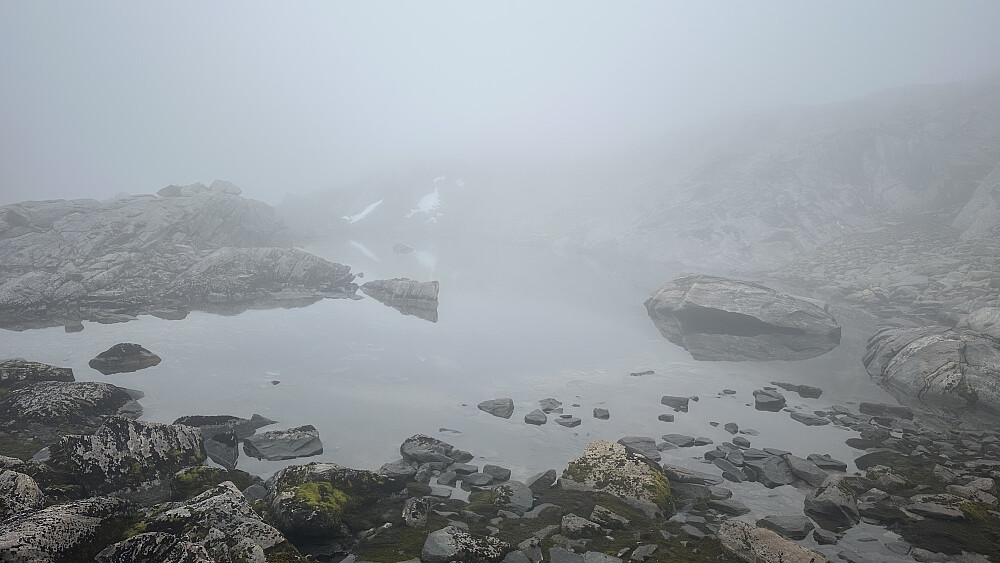 Lite sikt underveis på tur i dag! Det var lova litt sol! Men, sånn er det og fint likevel!