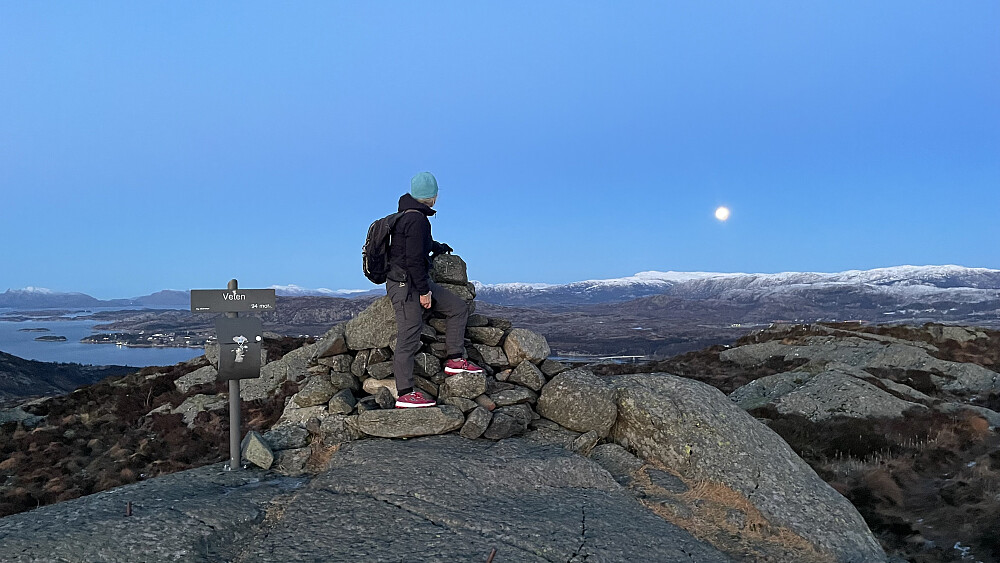 Flott å skue fullmånen 