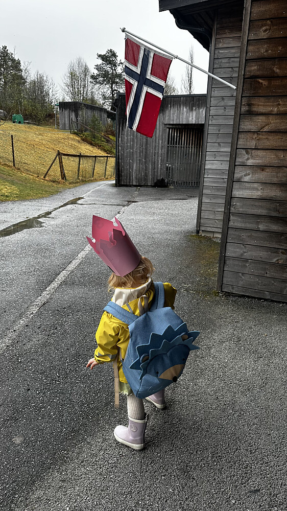 Etterpå var det stas å hente Bursdags jenta Lale❤️