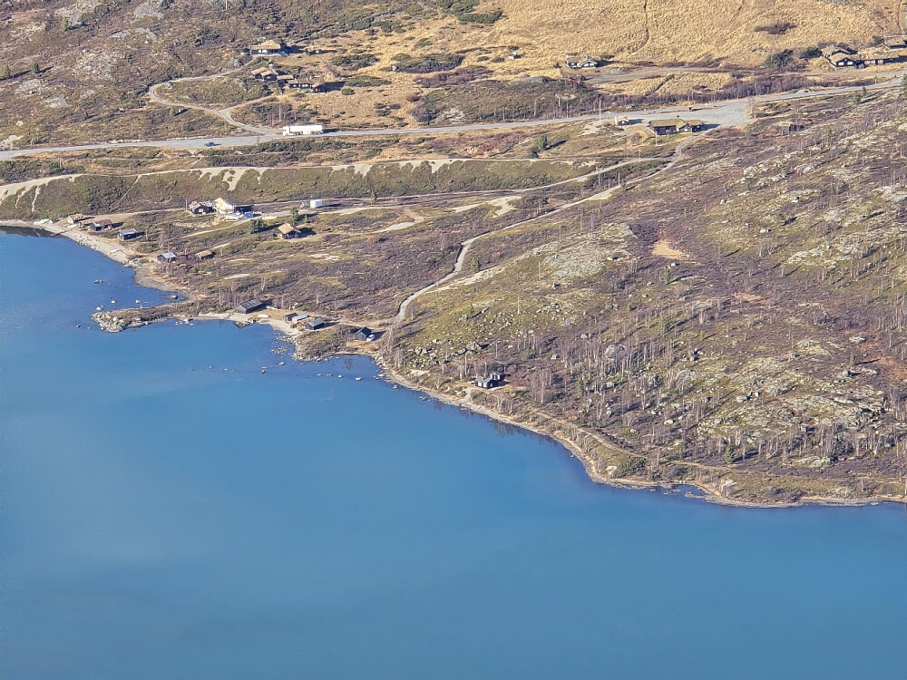 Svartberget som "henger" over hytta - 2 km unna