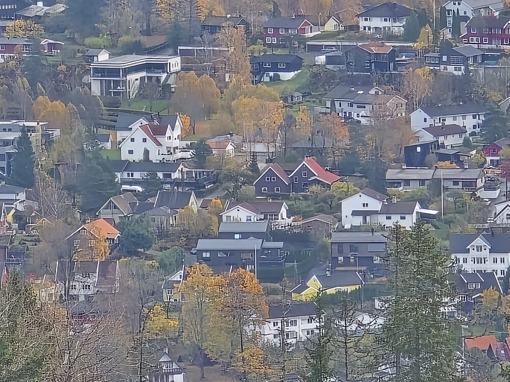 Ah...kom på at jeg har glemt å ta inn innsynstrekkene på terrasssen...