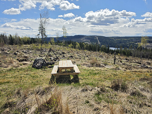 Idyll ved Leken. Tinder nordøst for Ângsjön i bakgr.