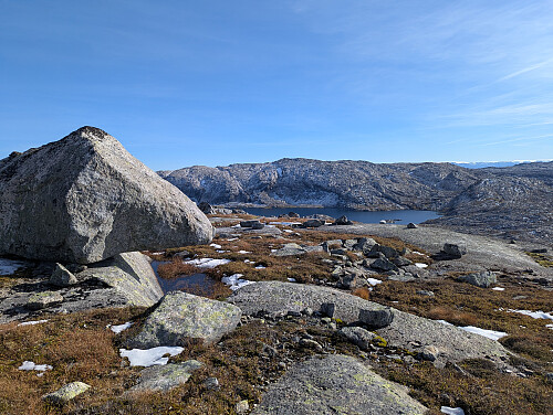 Har gått av stien. Her oppe ved høyden 1285 sør for Timaglaset. Toppen av Hjortahorgi i midten