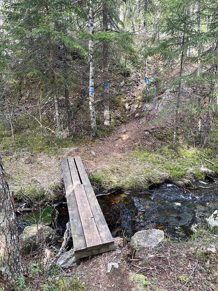 Smal bru nr to etter bratt mnedstigning