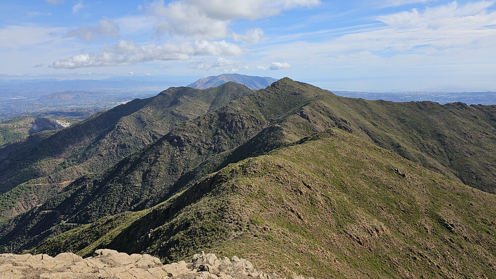 Det var fristende å prøve å ta seg videre bortover ryggen, men jeg slo det fra meg