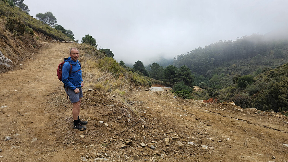 Tåka lå tjukk i høyden men temperaturen var behagelige 16 grader ved start