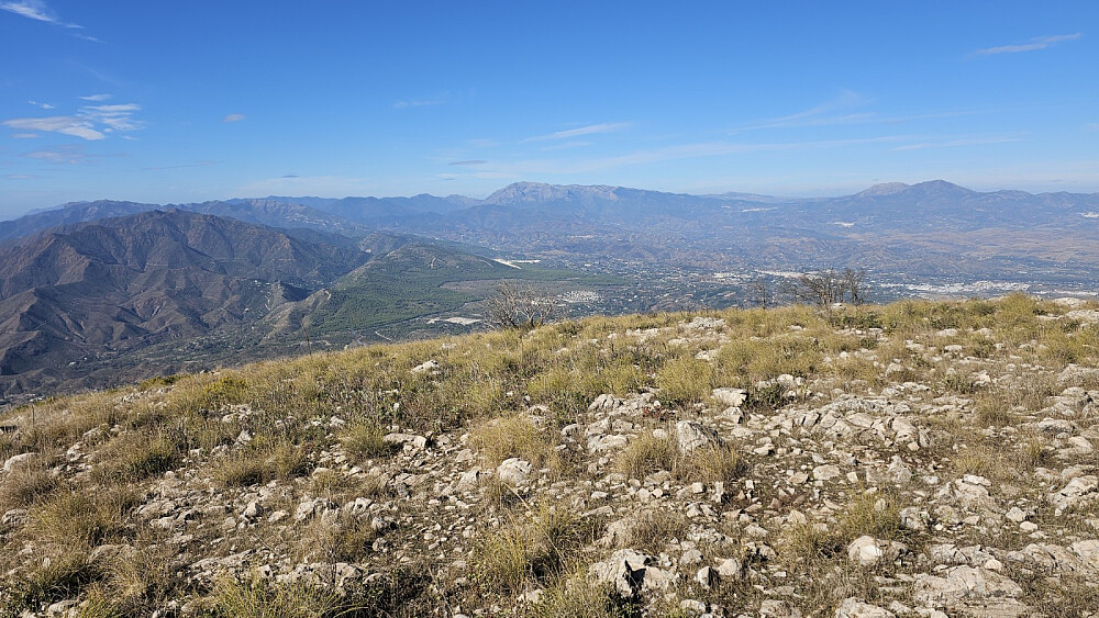 Mange svære fjell å se herfra