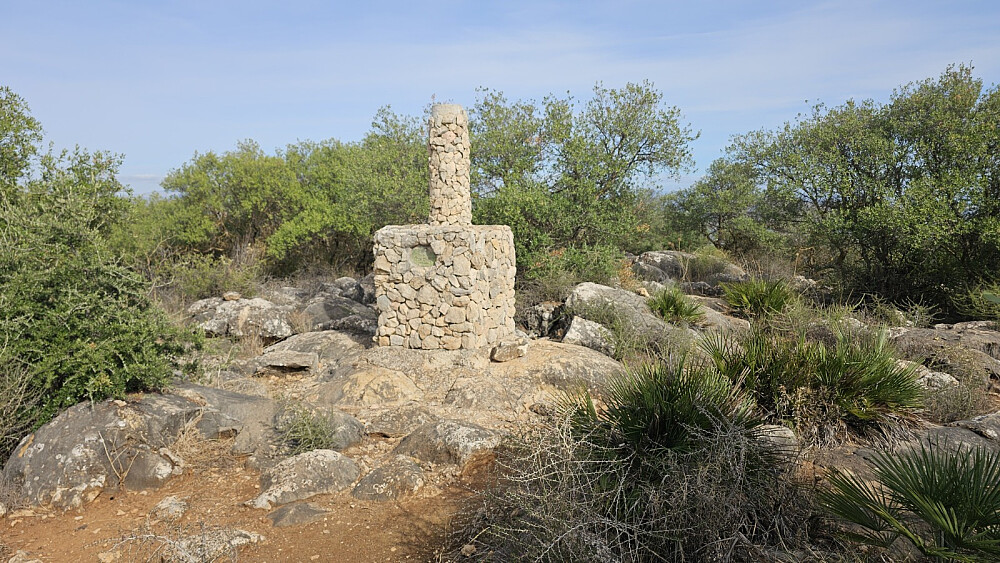 Videre opp var det utydelige tråkk på kryss og tvers, men det var lett å finne frem til høyeste punkt