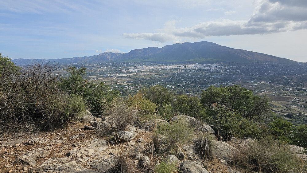 Utsikt bort på Pico de Mijas, hvor vi bor på andre siden