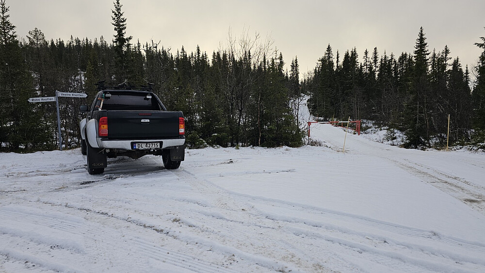 Her kunne jeg ikke kjøre forbi bommen, så jeg tok beina fatt opp veien