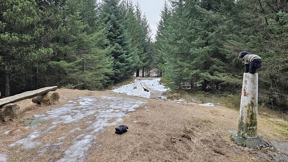 Markering på toppen av Hamrefjellet