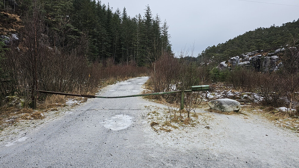 Turstart på stengt vei