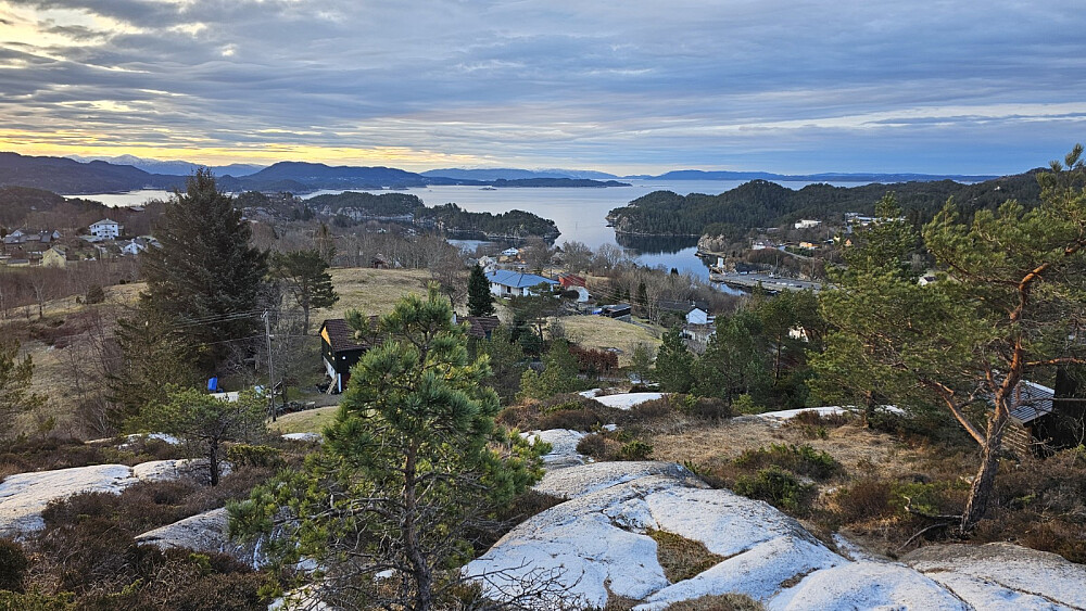 Tilbakeblikk litt oppe i fjellsia