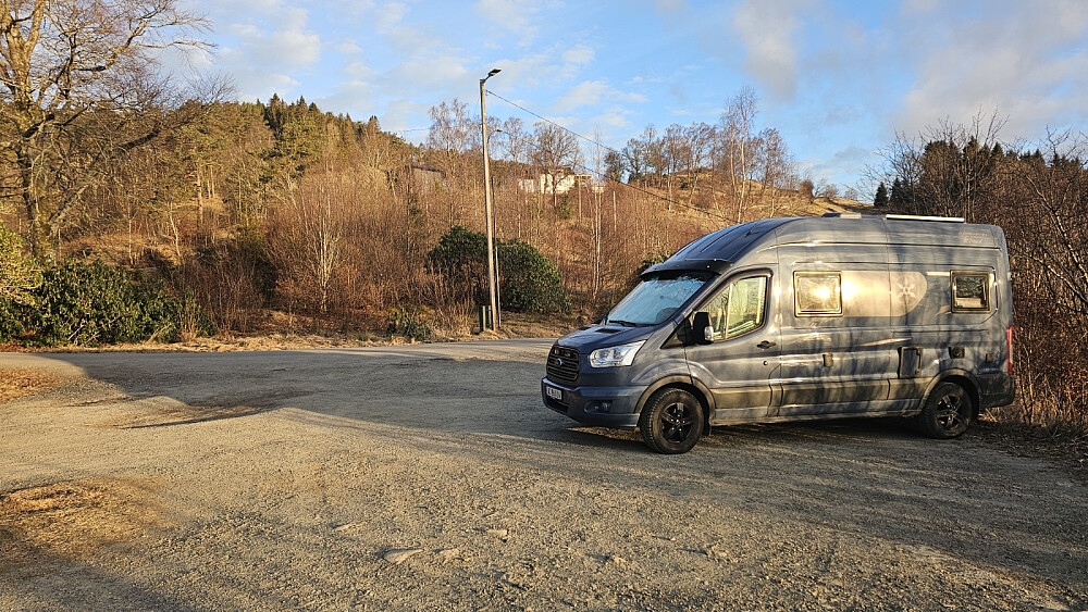 Turstart fra parkeringsplassen jeg stod på i natt