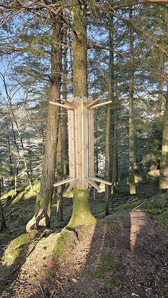 På toppen kunne man ta ned en krakk og ta seg en hvil