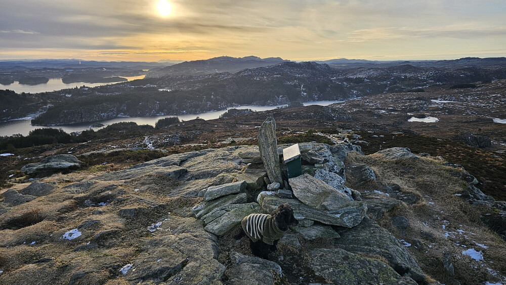 Her på det første toppunktet. Sola ville ikke helt bryte gjennom