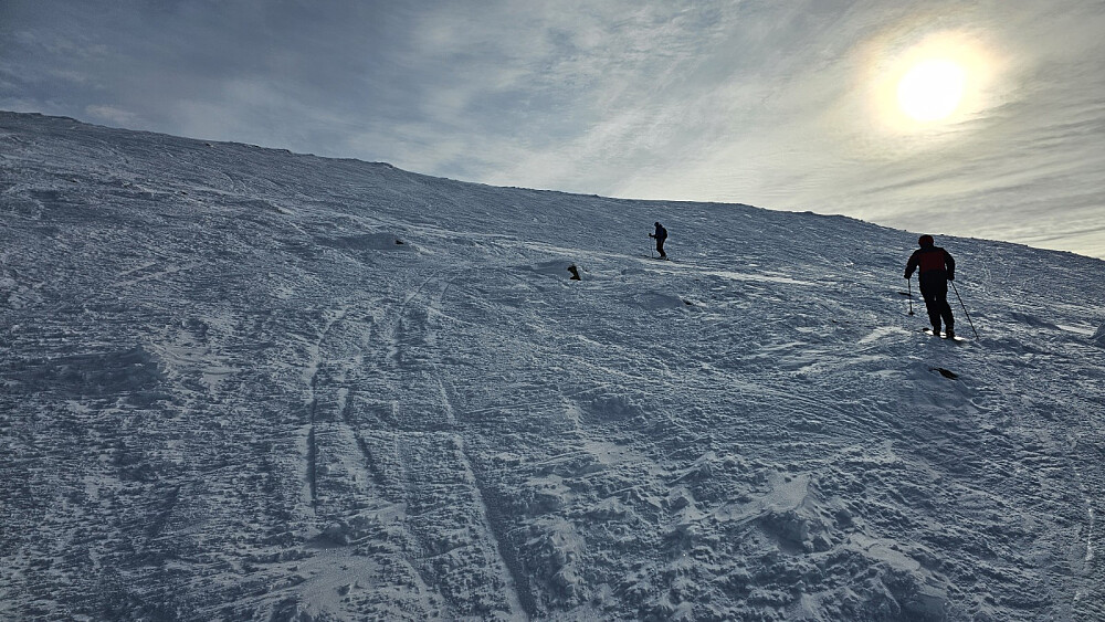 Her var det spor etter mange alpinister