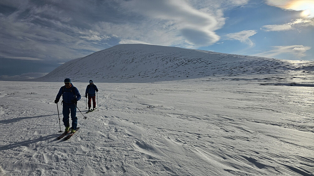 Da ble det en ny kryssing av Berdøldalen mot Geitfjellet, før vi akte siste biten ned til bilen