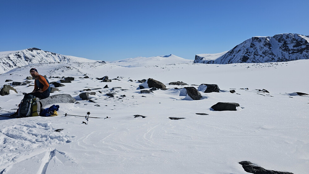 Nautgardstinden langt der bak