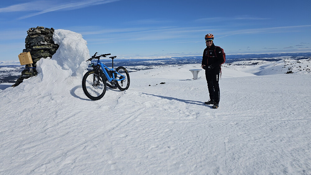 Det ble en god pause på toppen av Spåtind