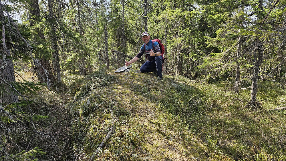 Toppen av Skotjernfjellet var marker med noen steiner. Det er nok ikke så mange som finner veien opp hit