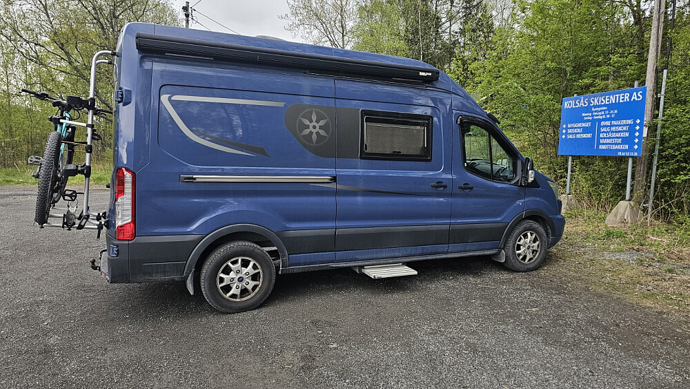 Jeg parkerte ved bunnen av alpinanlegget