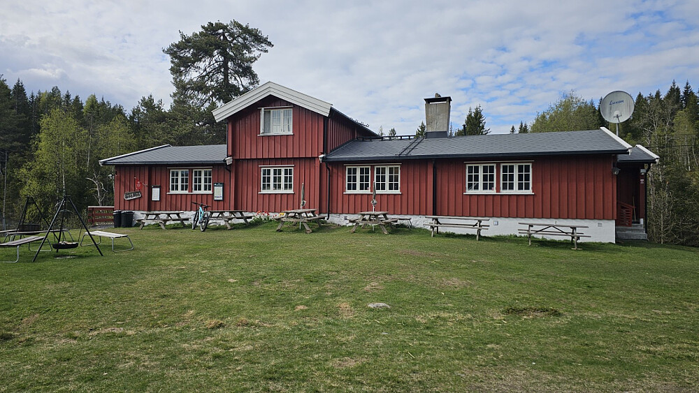 Jeg la returen om en sti slik at det ble en liten rundtur. Svingte også innom Furuholmen på returen.