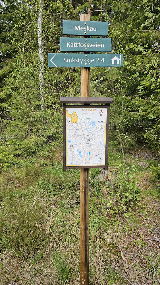 Skilt og info der jeg parkerte for turen