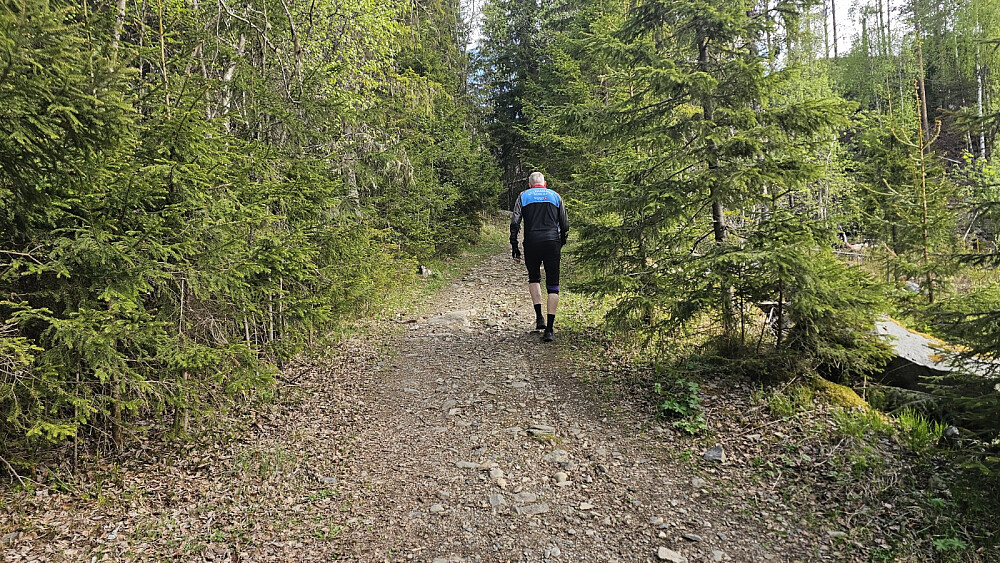 KF er hard i motbakkene og jeg måtte være rask med fotograferingen for å klare å henge på
