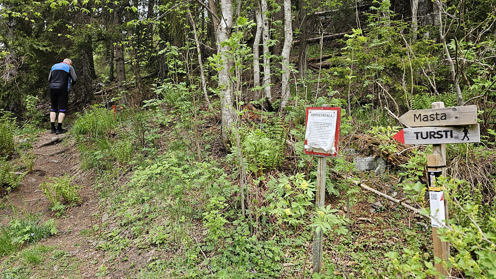 Etter Høyenhall bar det opp til masta i god fart