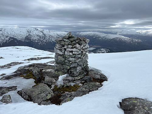 Varden på 1151-knausen på Valafjellet