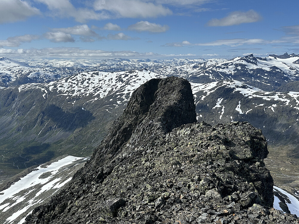 Nordtoppen. 10 ganger bredere her. 