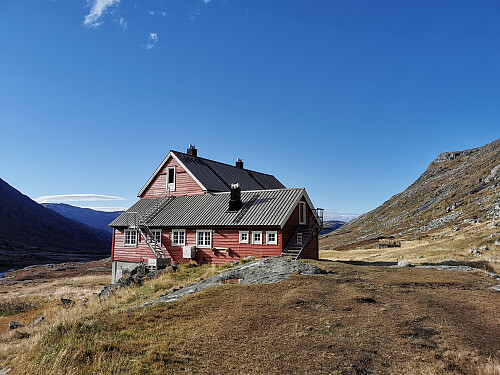 Nede igjen ved Stavali etter en flott dag til i fjellet.