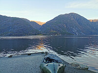 Pack raft er klar for avmarsj fra Langfoss.