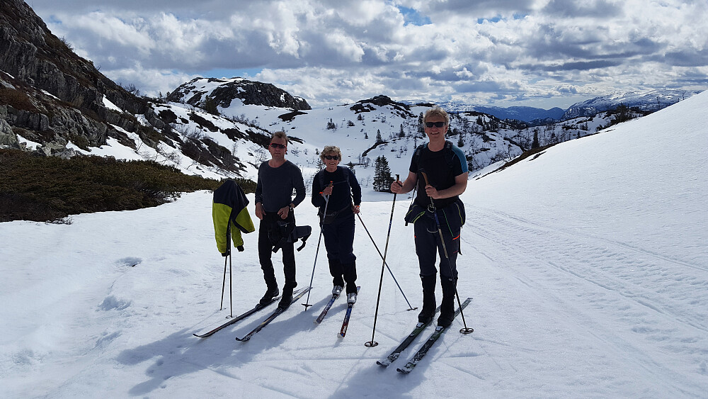 Halvor, Heidi og Ånund på vei mot Snofonnskaret.