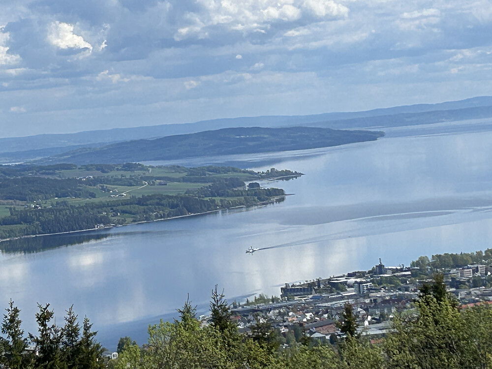 Skiblander er ute på Mjøsa 