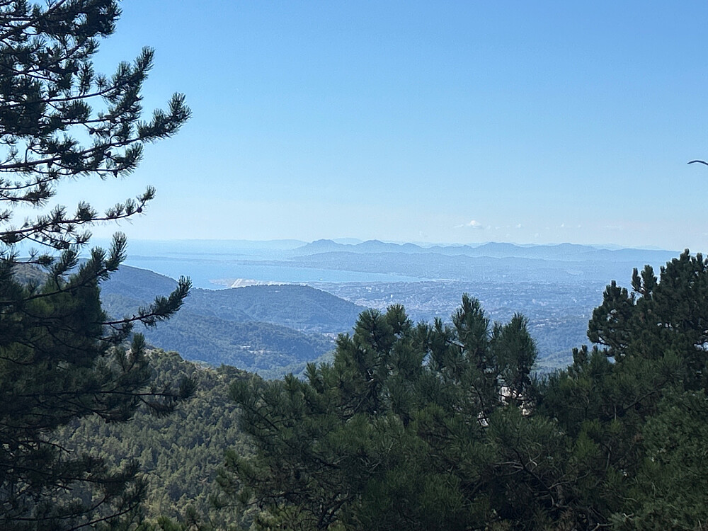 Utsikt vestover mot Nice og Middelhavet.