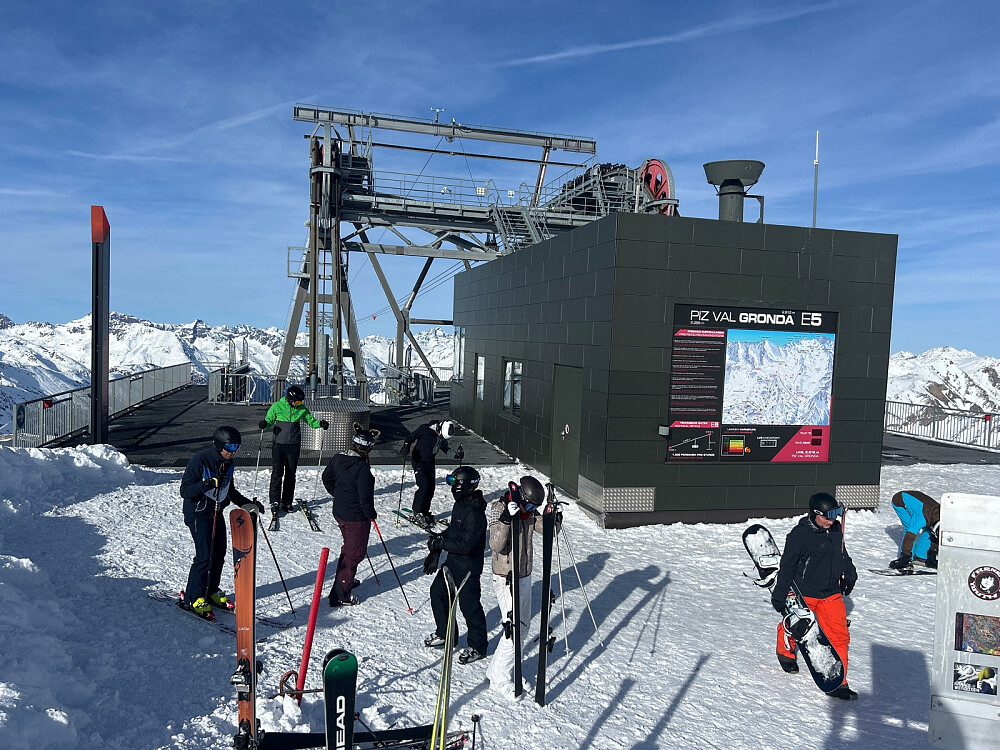 Toppstasjonen på Piz Val Gronda. 