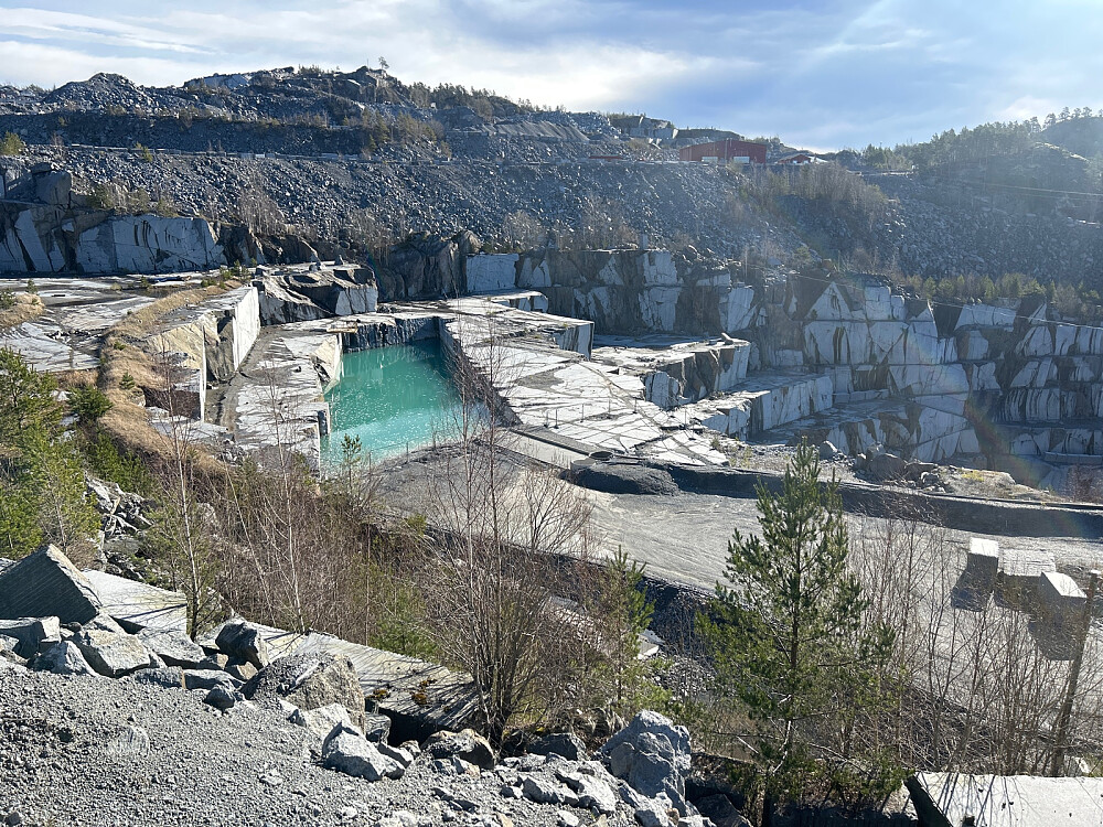 Minnet meg om marmorfeltet i Carrara.