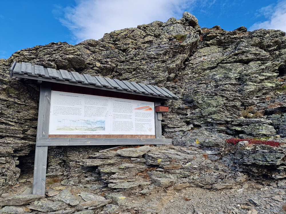 Infotavle om geologien i området
