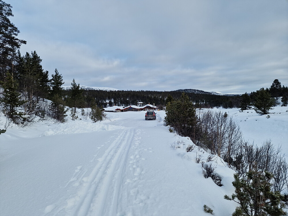 Fin parkeringsplass på Dølbekksætran