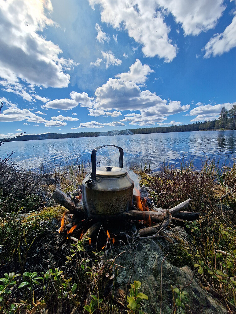 Kaffekoking i vannkanten