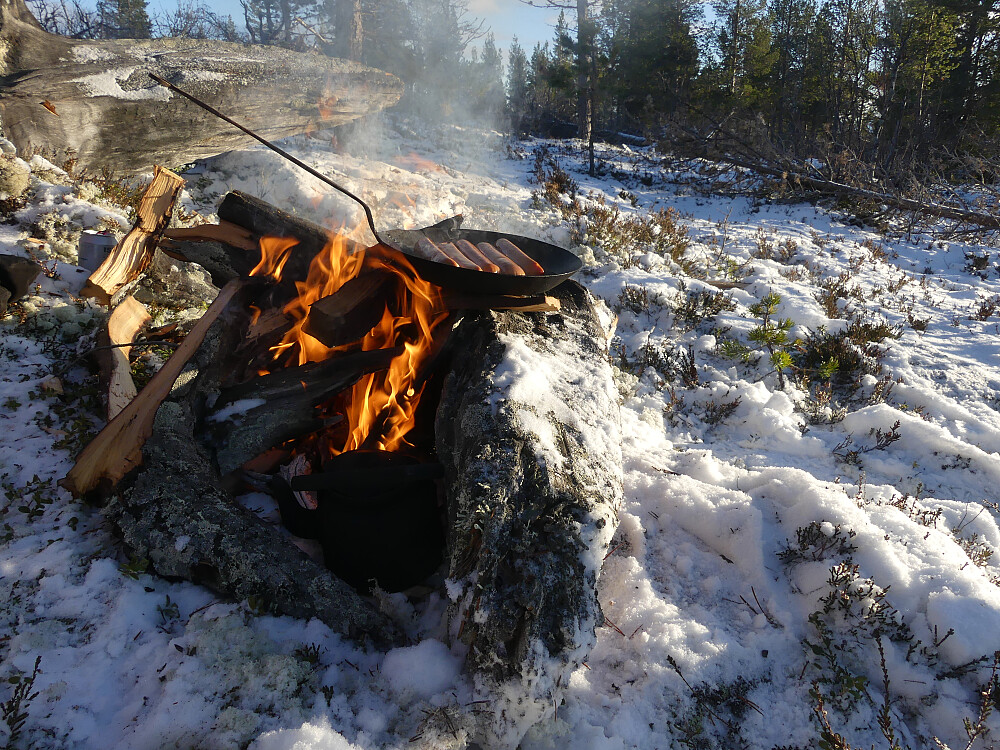 Innvielse av ny bålpanne.