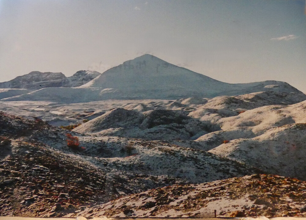 Fra Skranglehaugan og mot, fra venstre: 2 stk. Midtronder, dagens mål, Digerronden, og helt til høyre Salen.