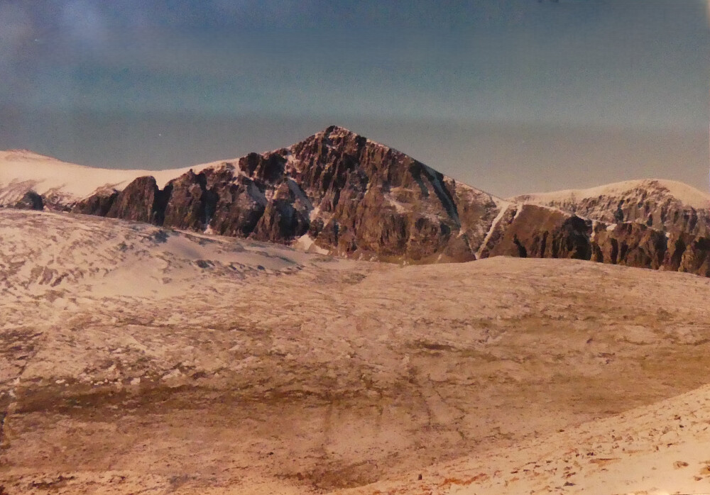 Nørdre Smedhamran sett fra Salen.