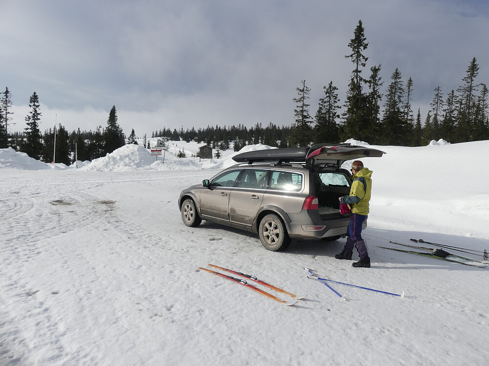 Vi er de eneste på Gråfjellet p-plass i dag.