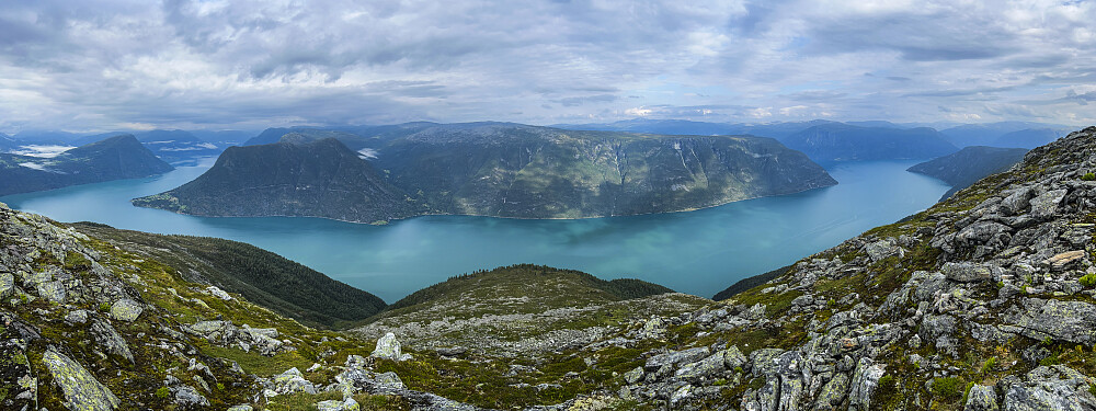 Lustrafjorden